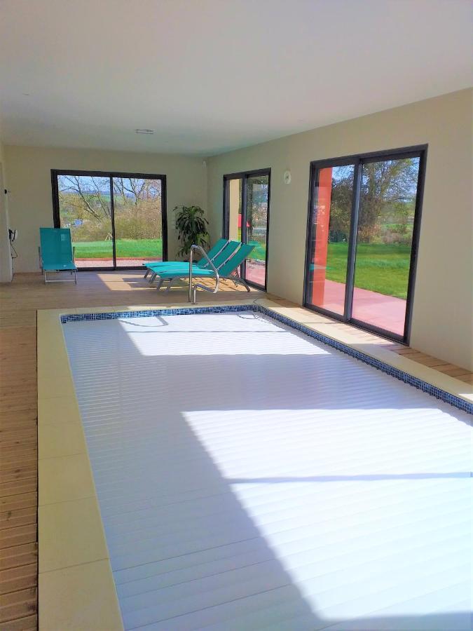Piscine intérieure privée chauffée toute l'année à 29 Quiévrecourt Exterior foto