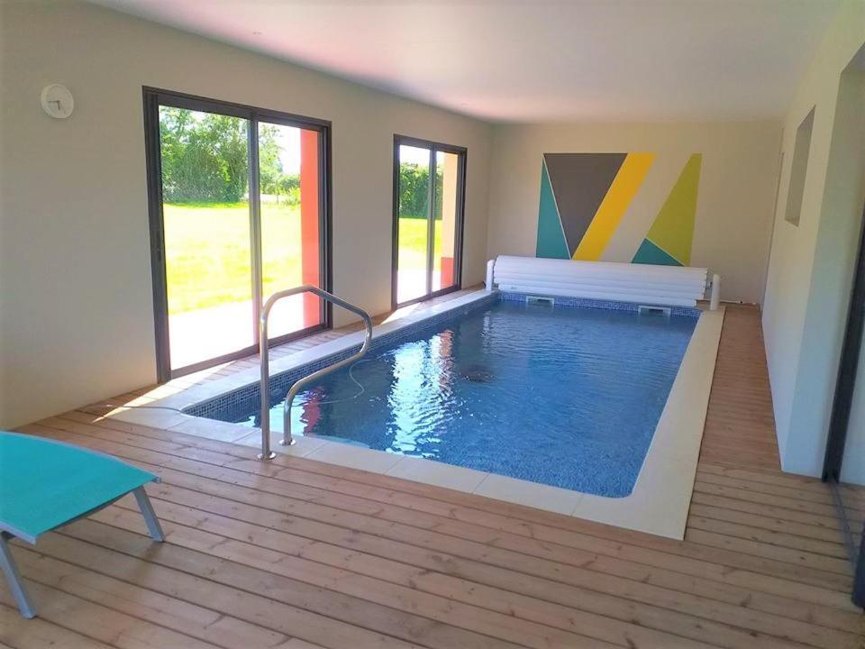 Piscine intérieure privée chauffée toute l'année à 29 Quiévrecourt Exterior foto
