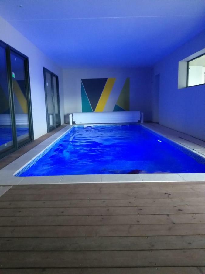 Piscine intérieure privée chauffée toute l'année à 29 Quiévrecourt Exterior foto